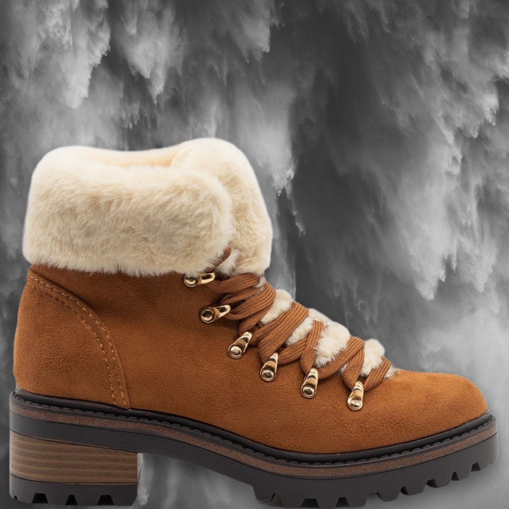 7 Bamboo Edison Faux Fur Hiking Lug Sole Heel Boot - Picture 9 of 9